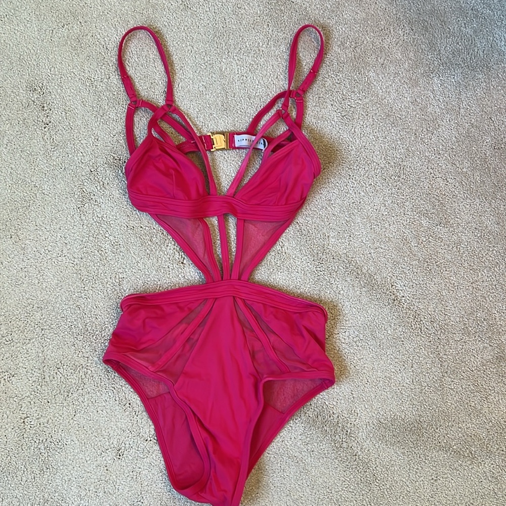 Harper One Piece - Picture 4 of 5